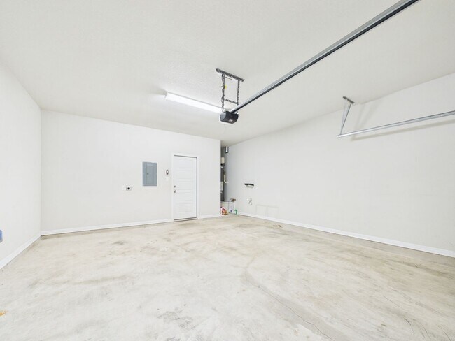 Building Photo - 2505 Meyer Cv