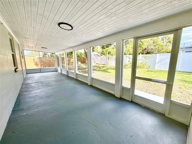 Building Photo - 1417 Ambassador Ave