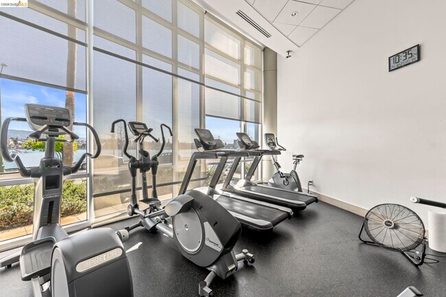 Building Photo - 1 Lakeside Dr