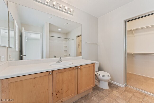 Building Photo - 9164 Enticing Ct