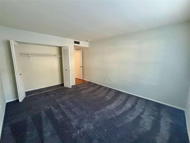 Building Photo - 57 Doranne Ct