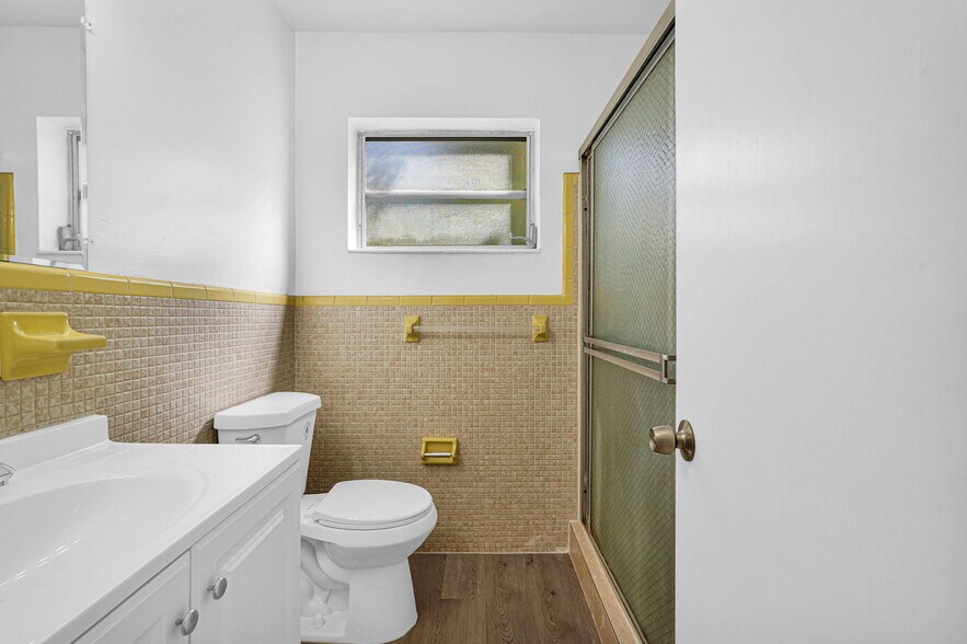 Building Photo - 135 NW 48th Ct