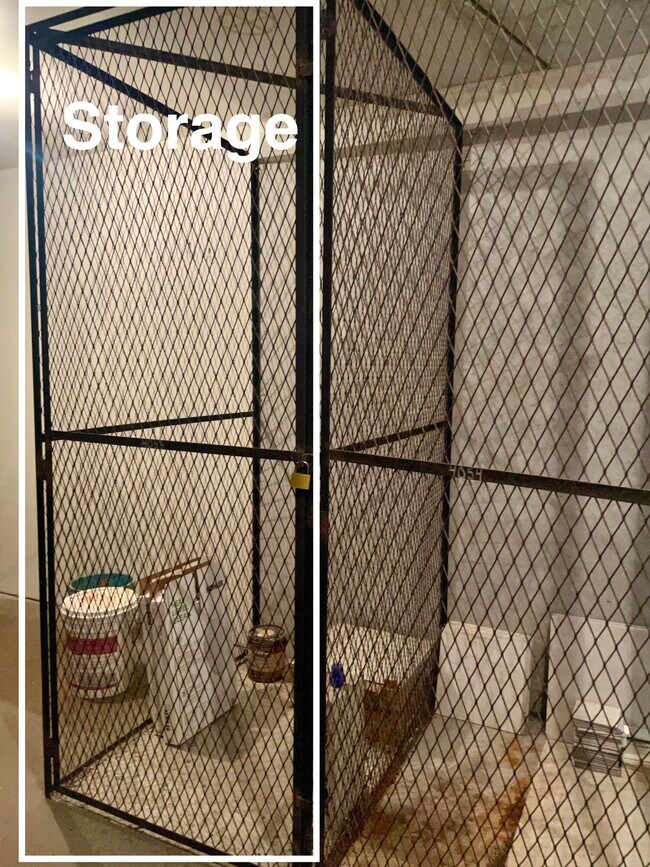 Building Photo - 4053 Hythe A