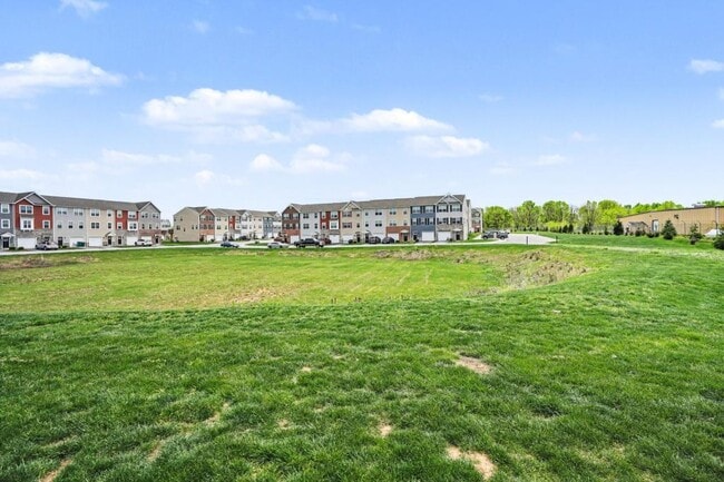 Building Photo - 700 Admiral's Quay Dr