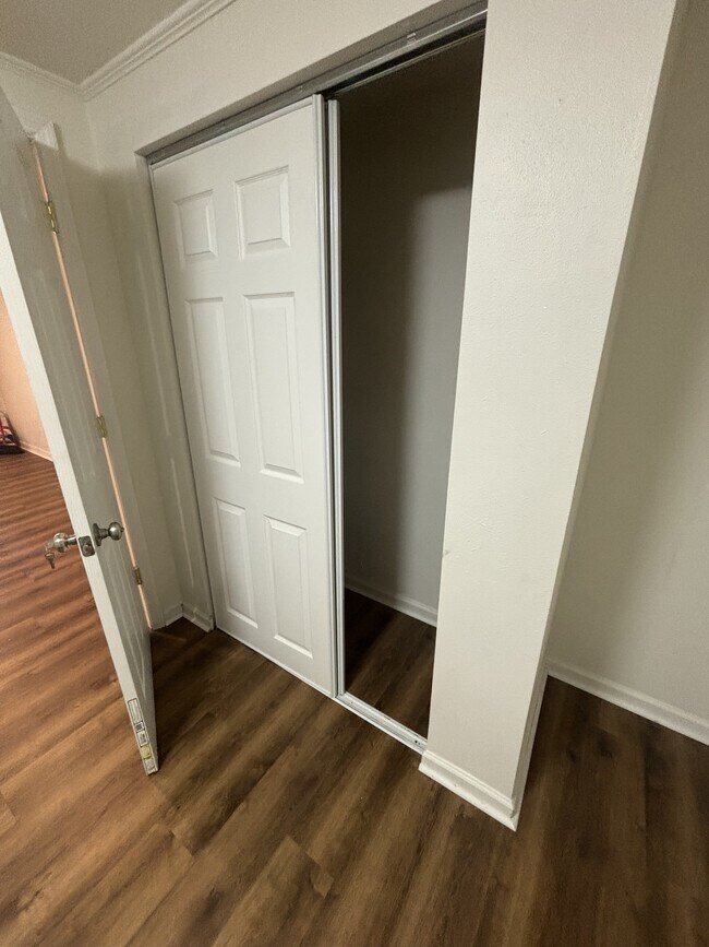 Building Photo - 2219 Belle Vue Way