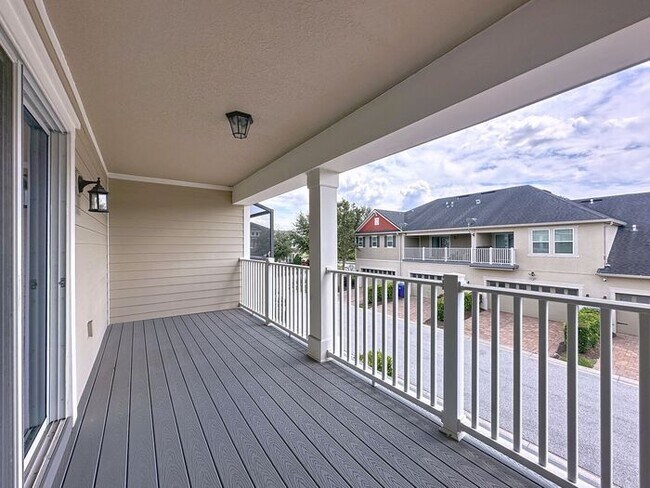 Building Photo - Spacious Townhome for Rent in Tapestry