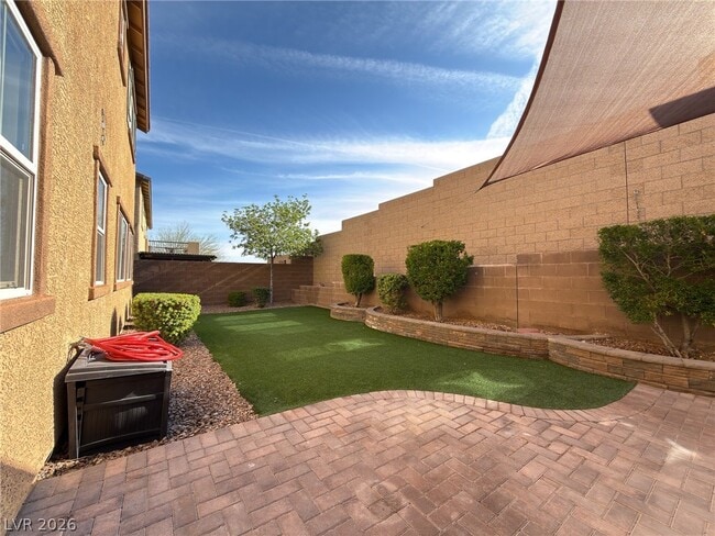 Building Photo - 208 Rocky Basin St