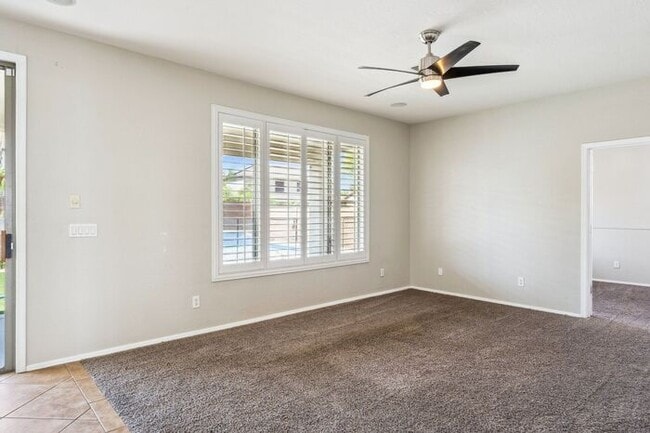 Building Photo - Beautiful 5 Bedroom 3 Bath home