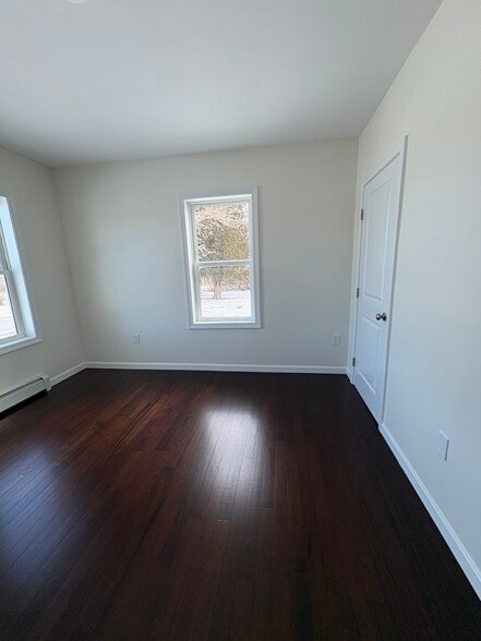 Front Room - 316 Old Fall River Rd