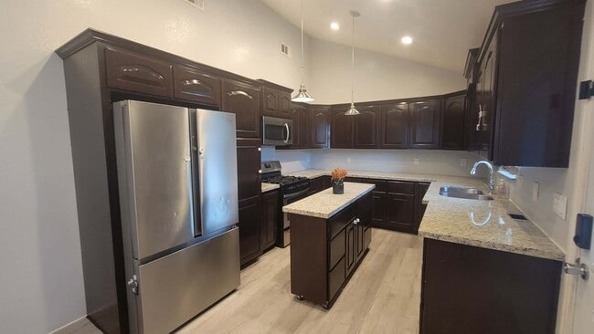 Building Photo - 208 Battlebell Rd