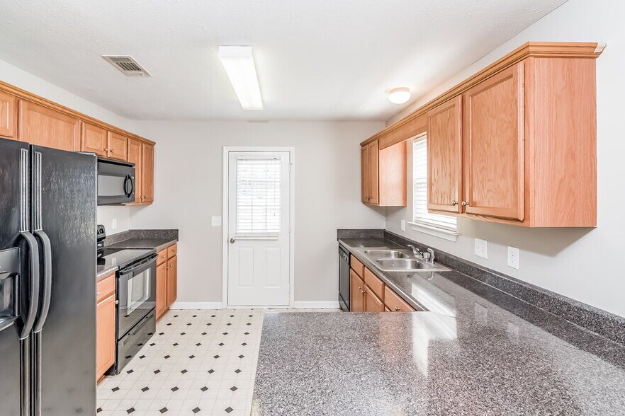 Building Photo - 1202 Elisha Ct
