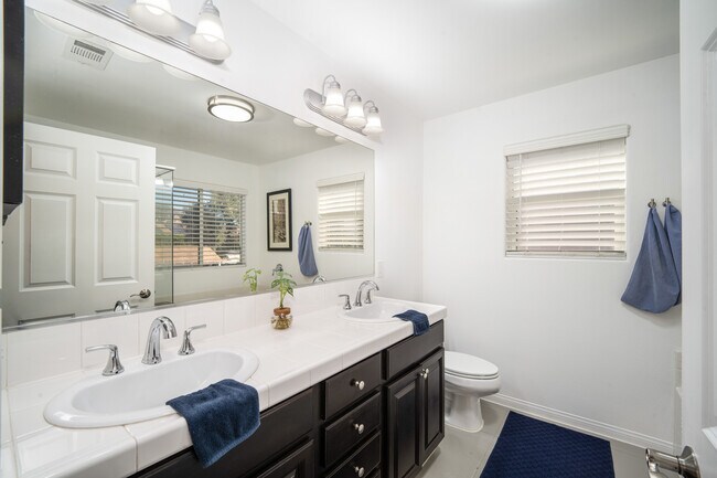 Building Photo - 14557 Cambria Way