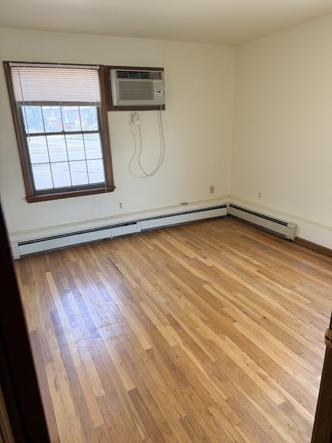 Building Photo - 95 4th St