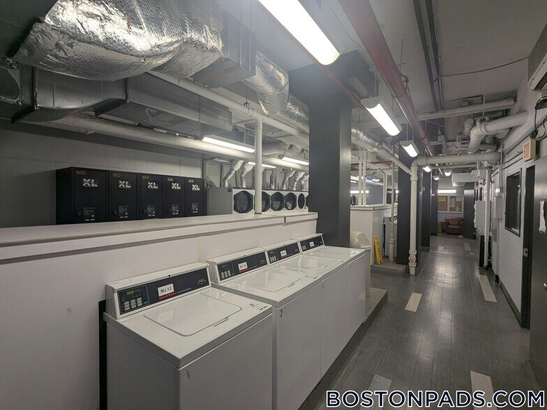 Building Photo - 175 Freeman St