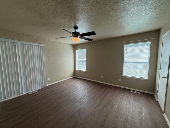Building Photo - 3 Bedroom in Jenks School district!!