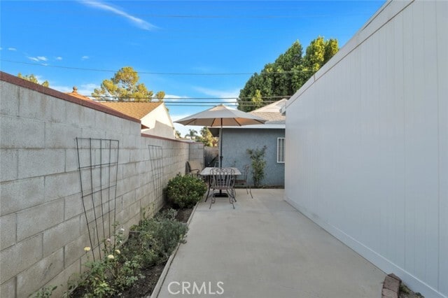 Building Photo - 16908 Los Alimos St