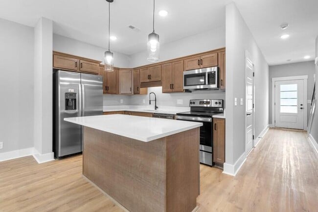 Building Photo - 302 Jonathan Wade Cir