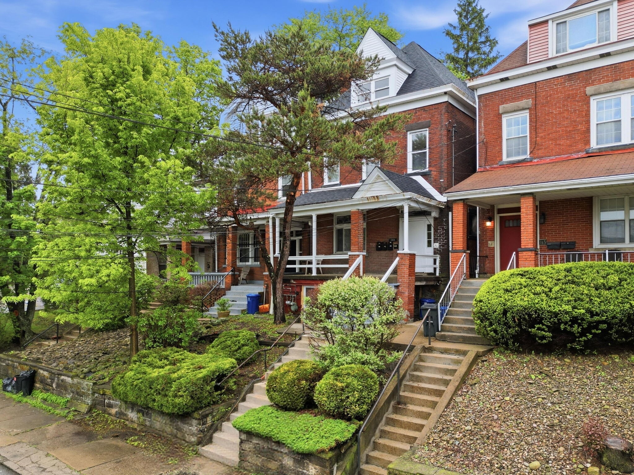 Building Photo - 141 Oneida St