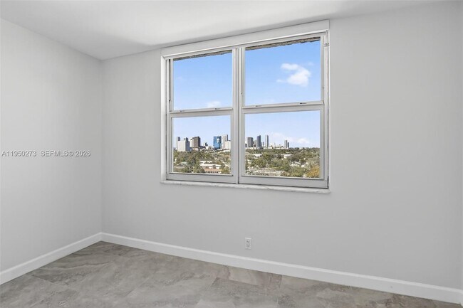 Building Photo - 1625 SE 10th Ave