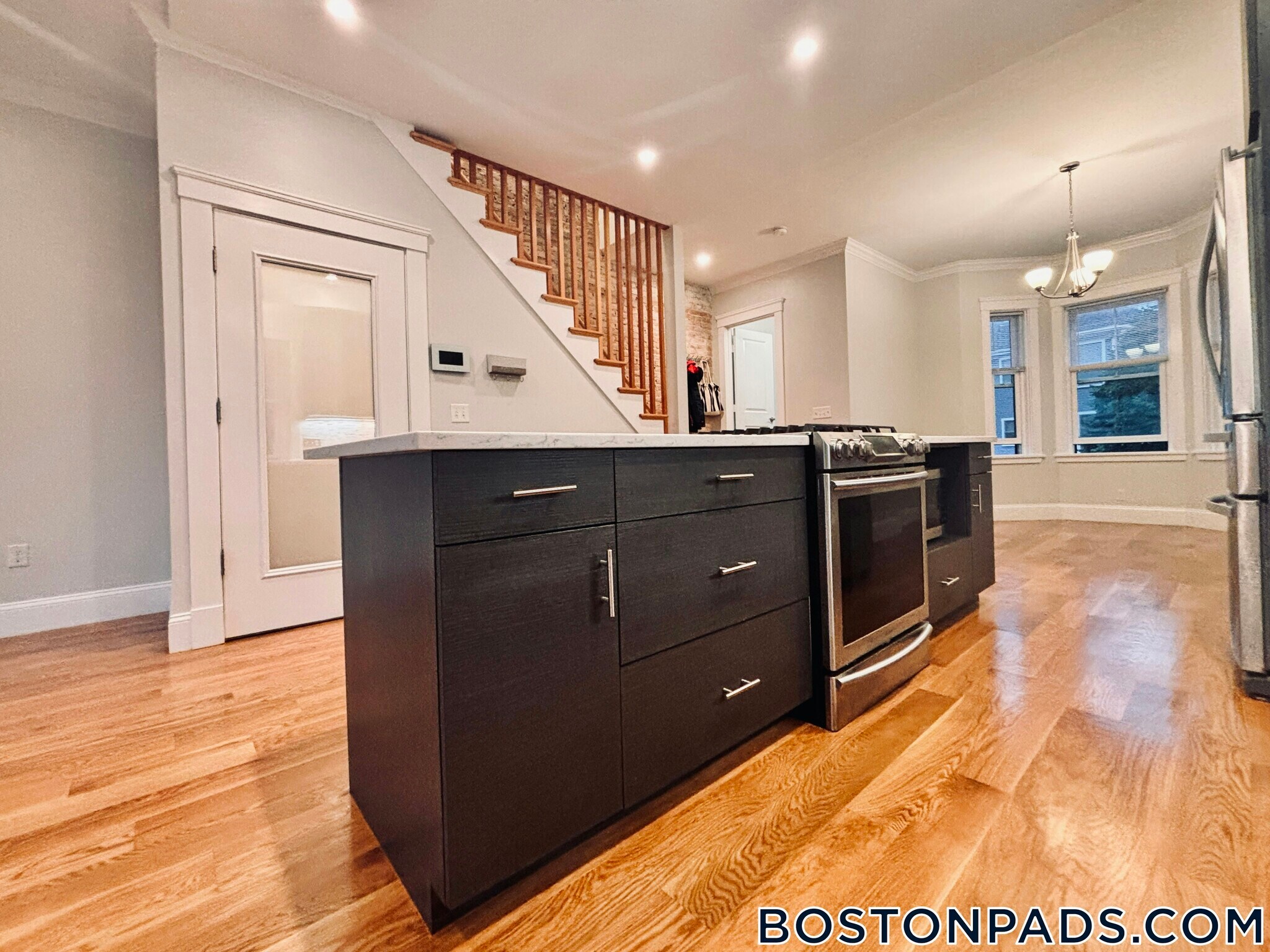 Building Photo - 799 E 4th St