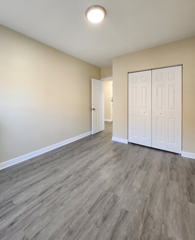 Building Photo - 4202 N Kimball Ave