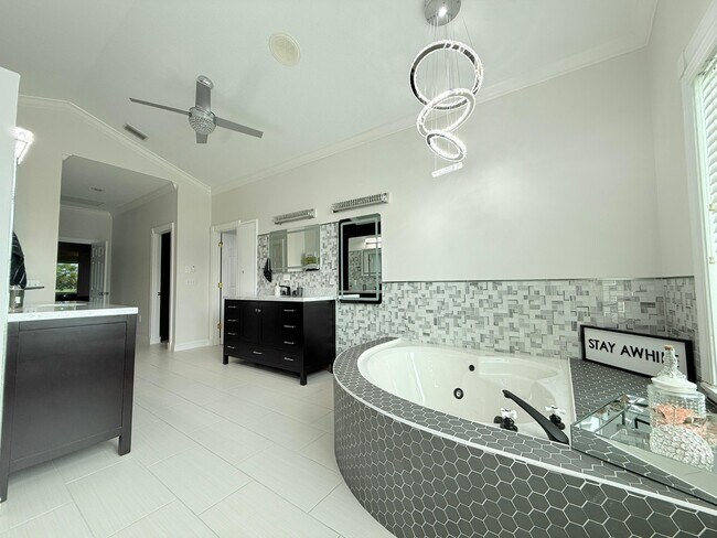 Building Photo - 2929 Wilderness Blvd W