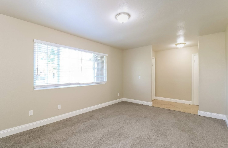 Building Photo - 4433 Bollenbacher Ave