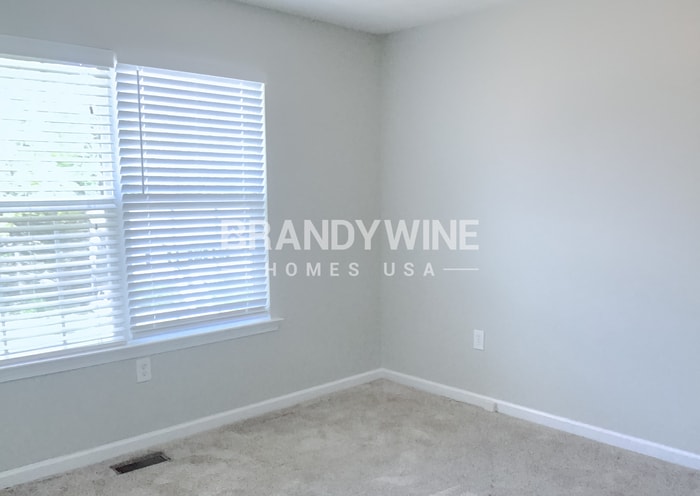 Building Photo - 581 Twin Oaks Ln