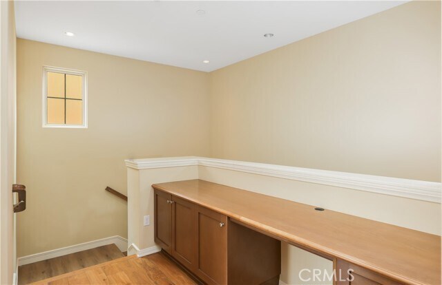 Building Photo - 220 Kempton