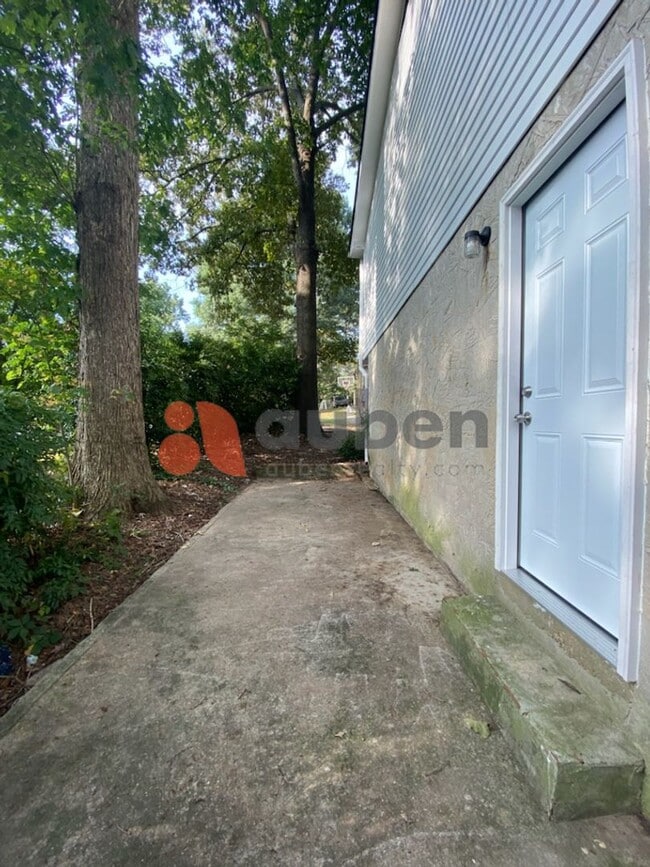 Building Photo - Nicely updated 3 bed 1.5 bath home in Hixson