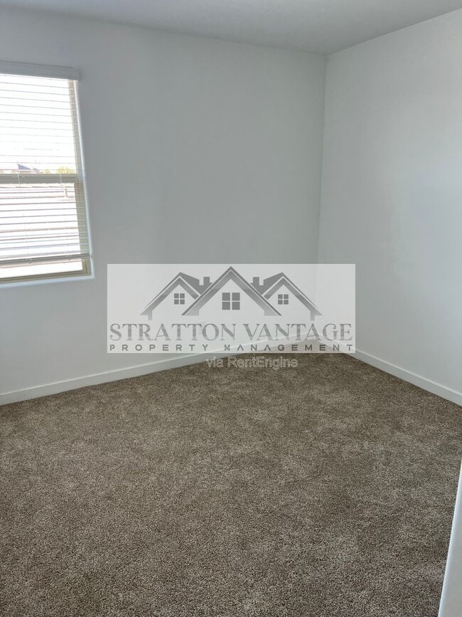 Building Photo - 5626 S 26th Ln