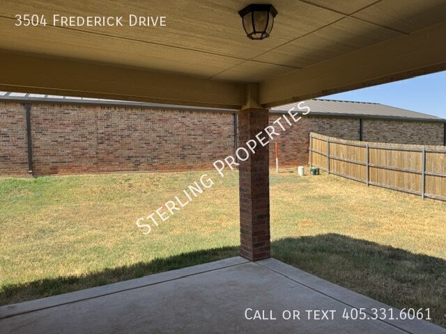 Building Photo - 3504 Frederick Dr