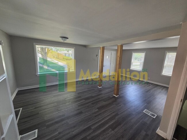 Building Photo - 8724 S Eggleston Ave