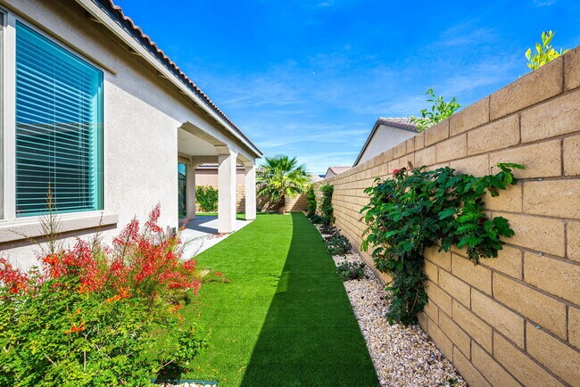 Building Photo - 78879 Fortuna Pl