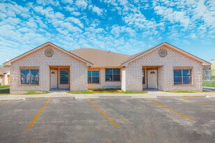 Building Photo - 104 San Antonio Rd