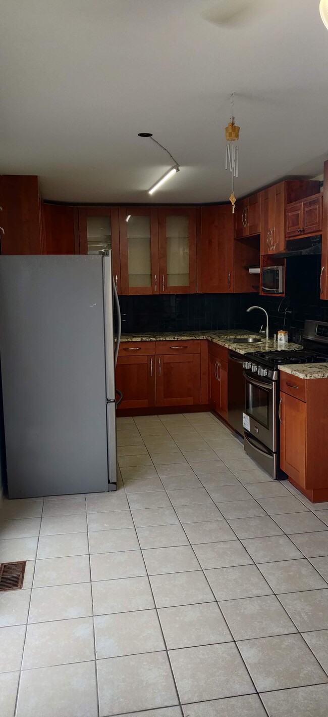 Kitchen - 111 41st St