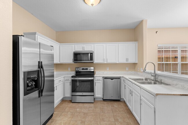 Building Photo - 6238 Cottage Pines Dr