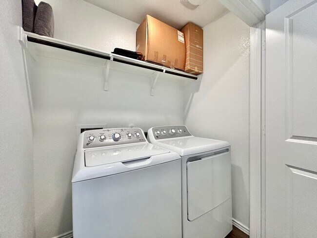 Building Photo - 3 BR / 2 BA Home for Rent in Hutto