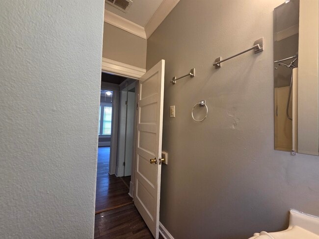 Building Photo - 3648 Faxon Ave