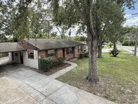 Building Photo - 1502 W Country Club Dr
