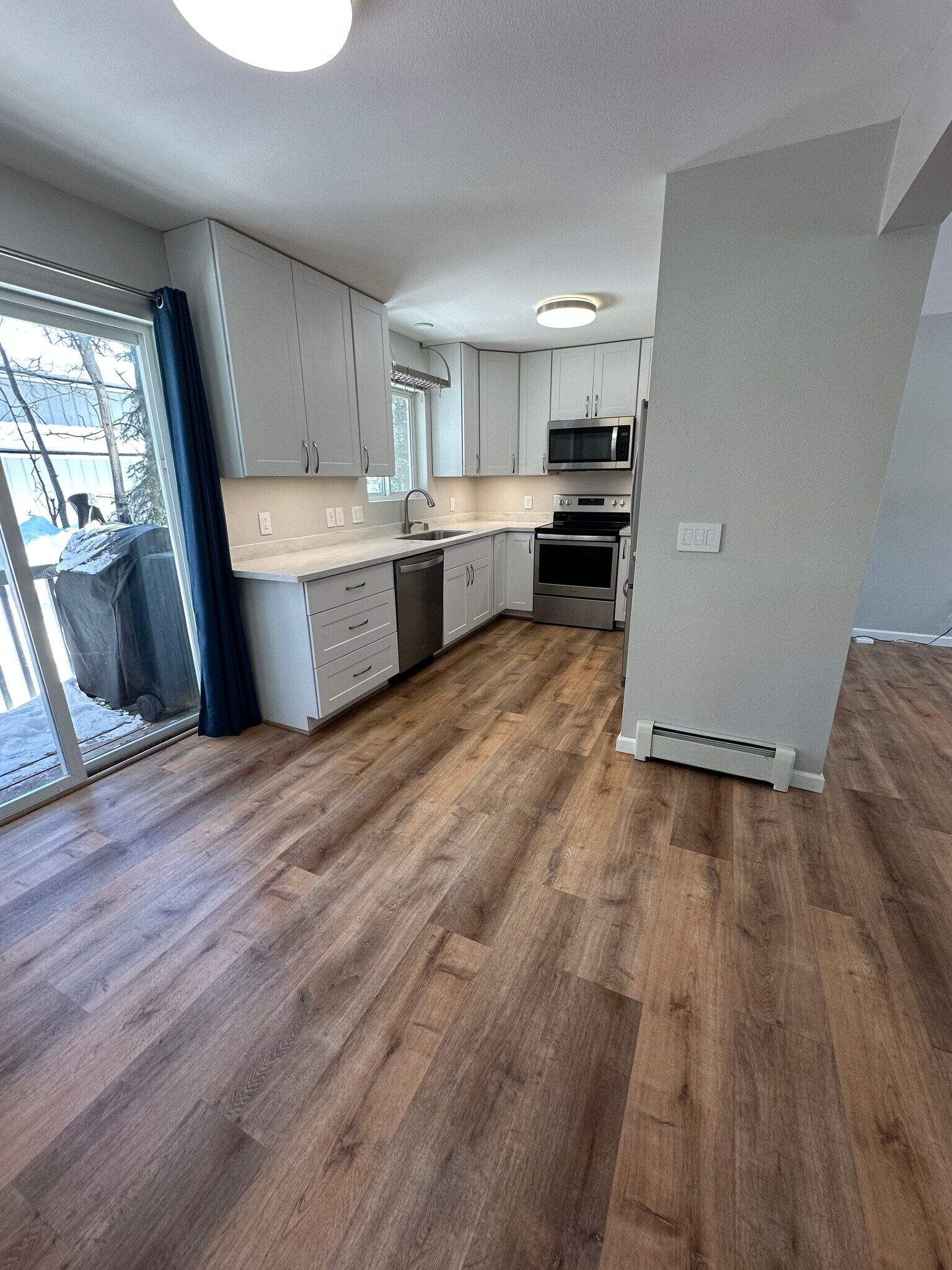 Building Photo - 1055 E Klatt Rd