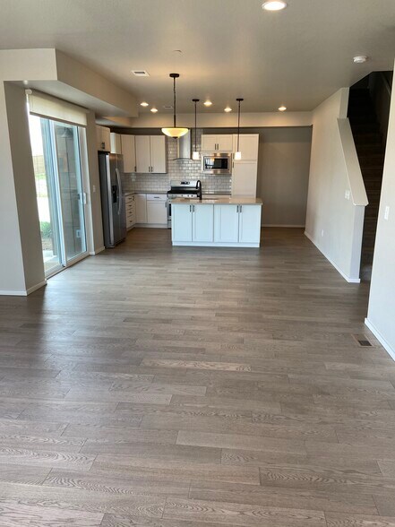 Building Photo - 2614 Avenger Pl #5