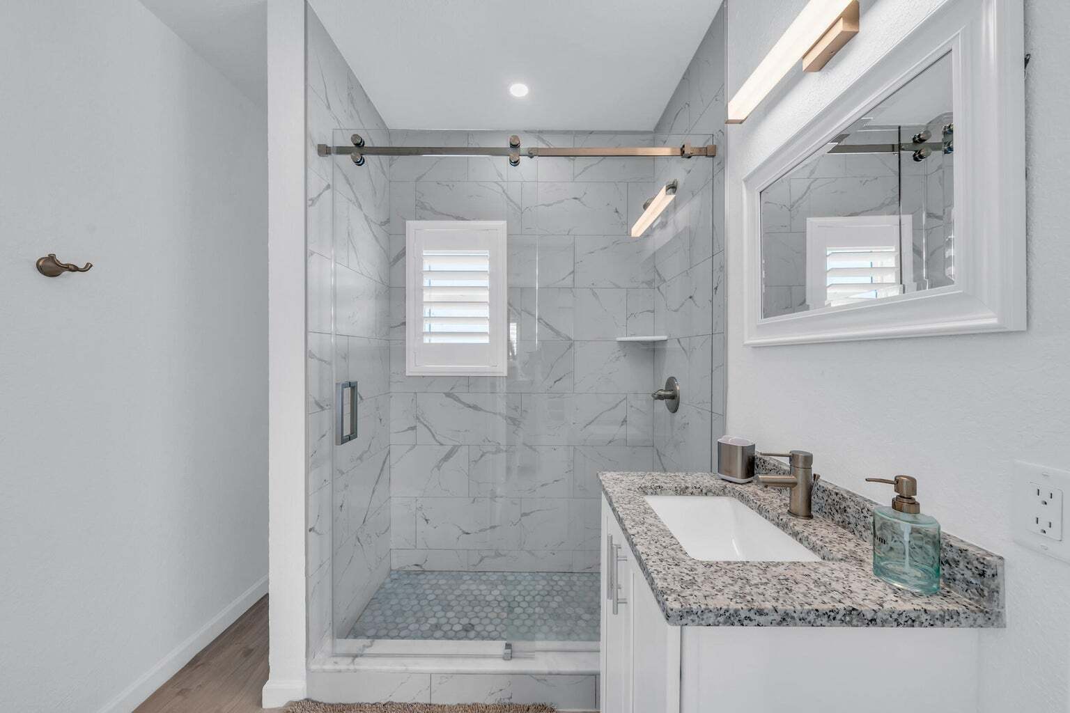 Building Photo - 10877 Overseas Hwy