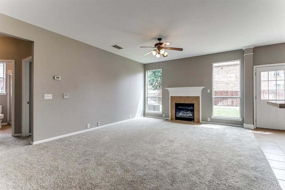 Building Photo - 2700 Thorncreek Ln