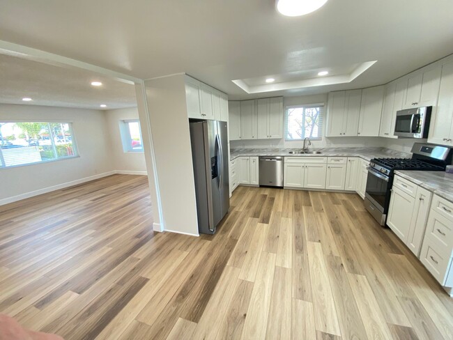 Building Photo - Completely Remodeled 3 Bedroom Cypress Hou...