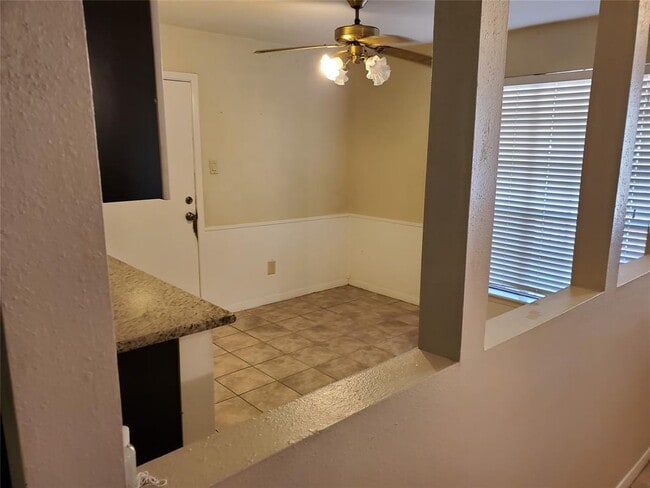 Building Photo - 7323 Log Hollow Dr