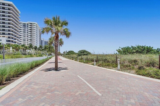 Building Photo - 5757 Collins Ave