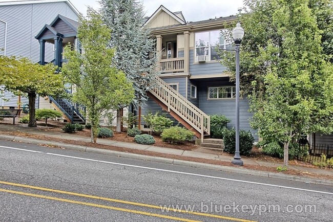 Building Photo - 3 Bed, 2.5 Bath  Townhome With Primary on ...