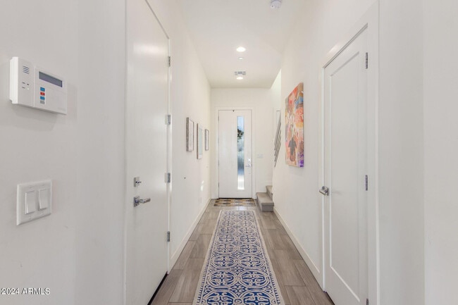 Building Photo - 6806 E Orion Dr