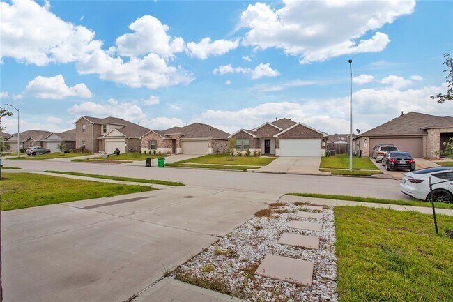 Building Photo - 5503 Creekside Ridge Trail